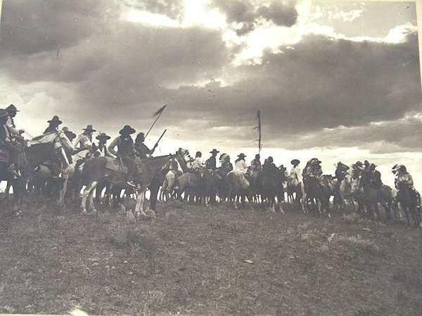 1920'S MOUNTED PHOTO OF AMERICAN INDIANS WILDWEST(?