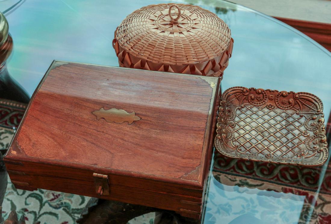VARIOUS LATE 20TH C DECORATIVE OBJECTS: Table lamp, teak box with brass, brass tray, etc. Sizes range from 3.75 x 11 x 8 to 1.25 x 6.5 x 6.5 inches. Lamp measures 29 x 16 inches. Provenance: Spirit of Avalon Mansion and Gardens, Lake Quivir
