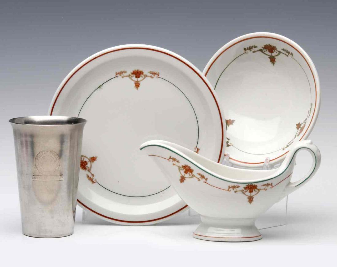 SOUTHERN RAILWAY CAROLINA PATTERN CHINA & TUMBLER (1 of 14)