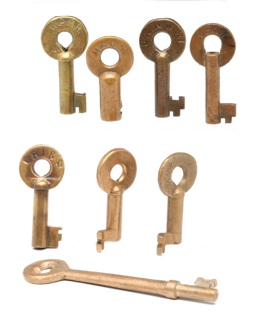 EIGHT RAILROAD SWITCH AND CABOOSE KEYS (1 of 13)