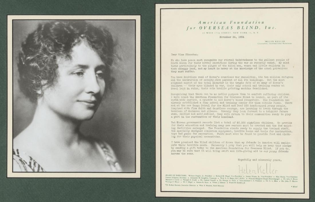 A 1954 HELEN KELLER SIGNED LETTER WITH IMAGE (1 of 8)