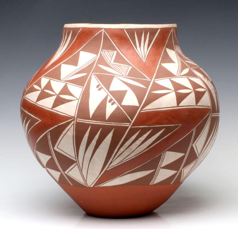 A LARGE ACOMA POTTERY OLLA MEASURING 11 X 13 INCHES (1 of 11)