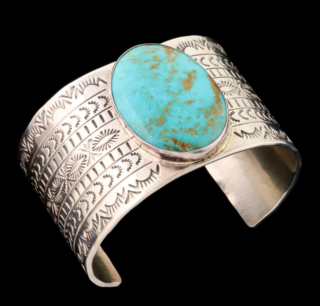 A WIDE STAMP WORK NAVAJO STERLING CUFF SIGNED V JAMES (1 of 6)