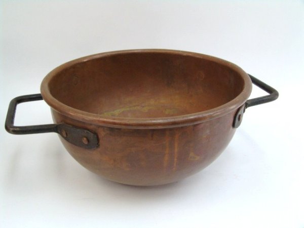 OLD COPPER KETTLE - IRON HANDLES: This old copper kettle measures 7 3/4" tall by 10" wide to handles. It has heavy hand forged iron handles with large copper rivets.