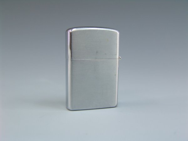 MOBIL GASOLINE VINTAGE LIGHTER W/ ENAMEL EMBLEM - 2