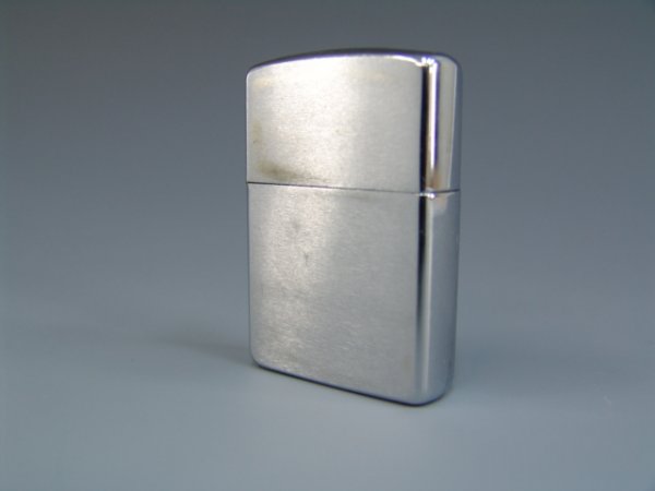 TEXACO VINTAGE LIGHTER W/ ENAMEL EMBLEM - 2