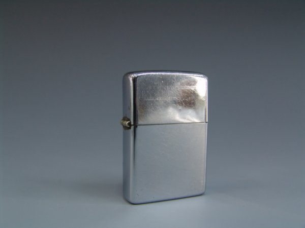 SKELLY VINTAGE ZIPPO LIGHTER W/ ENAMEL EMBLEM - 3