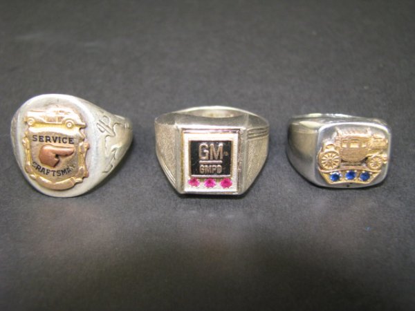 VINTAGE GENERAL MOTORS SERVICE MEDALS & RINGS - 2