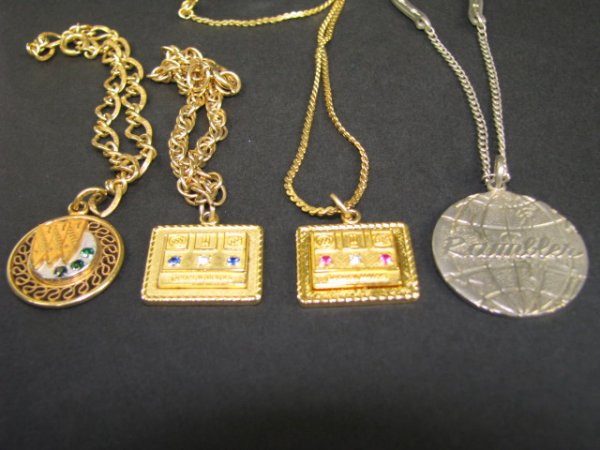 VINTAGE GENERAL MOTORS SERVICE MEDALS & RINGS - 3