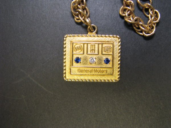 VINTAGE GENERAL MOTORS SERVICE MEDALS & RINGS - 4