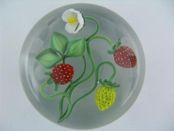 FINE GLASS PAPERWEIGHT BY GORDON SMITH: Strawberries and blossom with engraved mark of GES 1990 on side measuring 2 x 3 inches.
