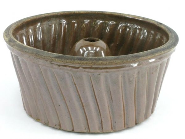 GLAZED STONEWARE ANTIQUE BUNDT CAKE MOLD