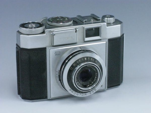 ZEISS IKON CONTINA 35MM CAMERA