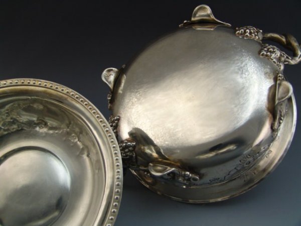 HEAVY SP COVERED VEGETABLE DISH - 8