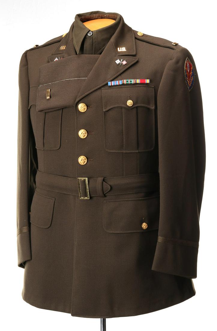 2ND LT. KENNETH H. BROWN UNIFORM, SIGNAL CORP.: 2nd Lieutenant Kenneth H. Brown. Service uniform consisting of tunic, HQ ETO SSI, shirt, garrison cap, three ribbon bars, Signal Corps branch insignia . All veteran attributions and histories have bee