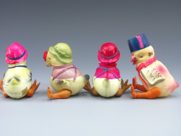 4 VINTAGE CELLULOID CHICKEN OR CHICK FIGURES - 5