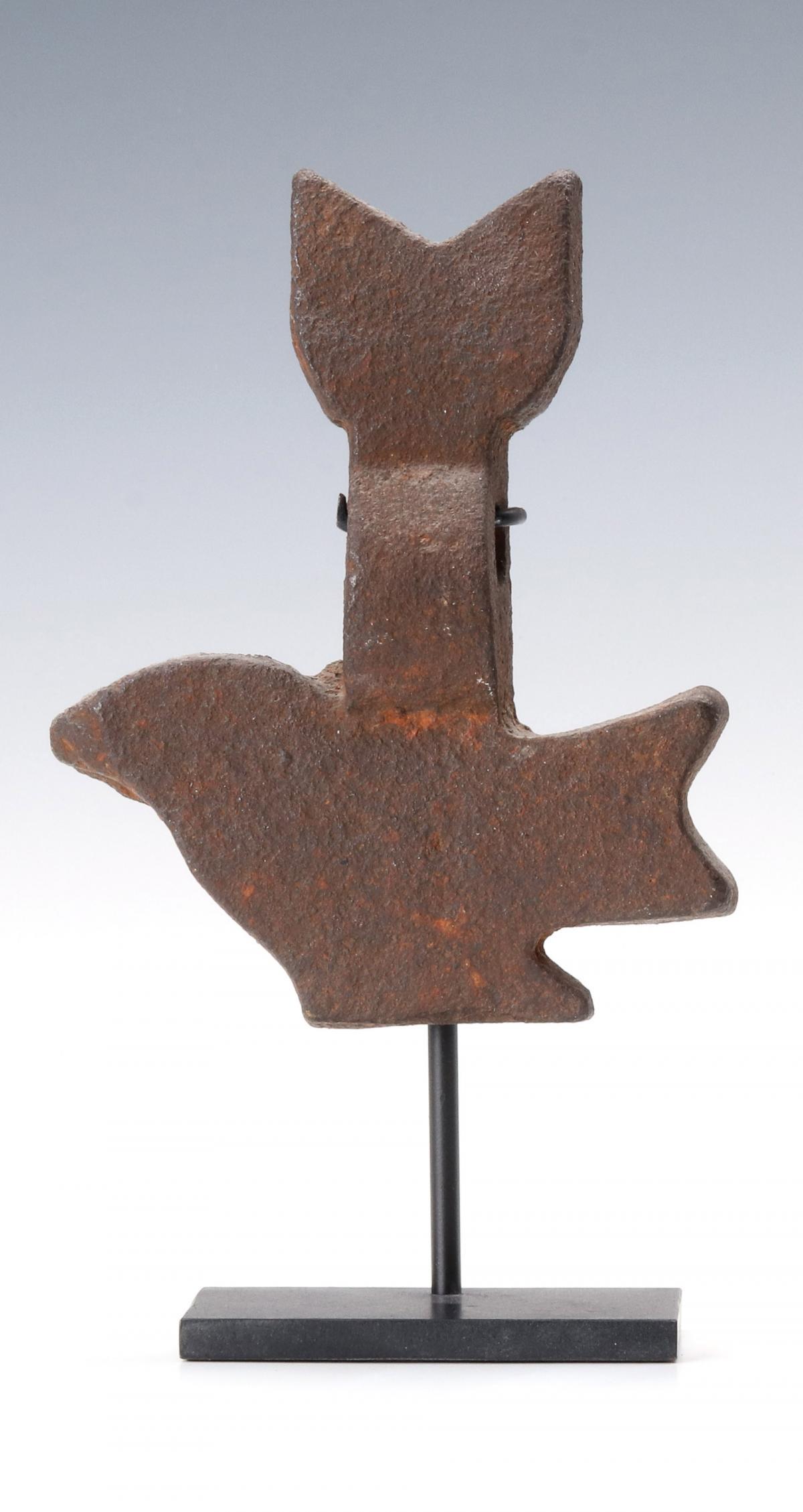 A SIMPLE IRON TULIP AND BIRD SPINNER GALLERY TARGET: The very thick and heavy target in simple composition. Pictured on page 84 of Sellers' book (Figure 6.9). Displayed on custom iron stand. This is the only example the Tuckers have seen or heard of in 
