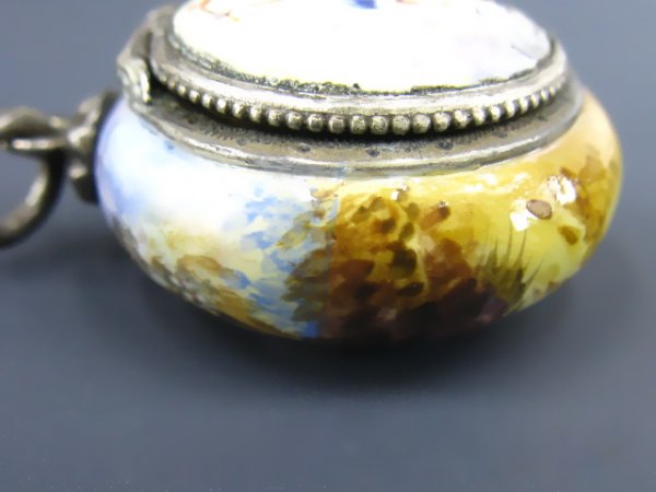 A VIENNESE ENAMEL VINAIGRETTE, CIRCA 1860 - 2