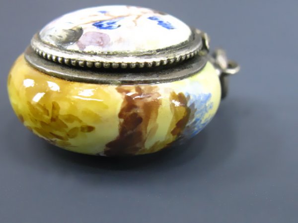 A VIENNESE ENAMEL VINAIGRETTE, CIRCA 1860 - 3
