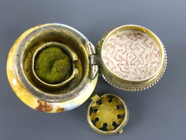 A VIENNESE ENAMEL VINAIGRETTE, CIRCA 1860 - 7