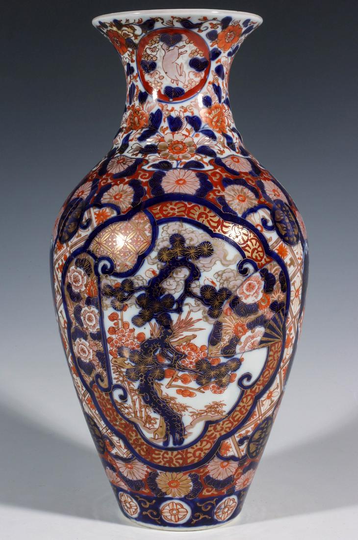 A 12-inch MEIJI PERIOD IMARI PORCELAIN VASE (1 of 9)
