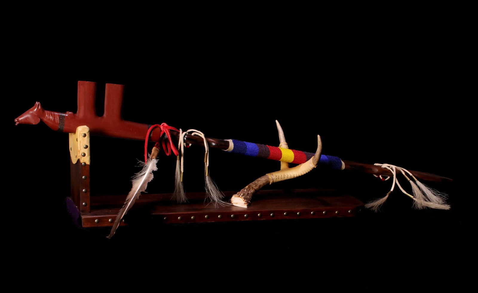 A NATIVE AMERICAN CARVED CATLINITE PIPE W/ BEADED STEM (1 of 20)