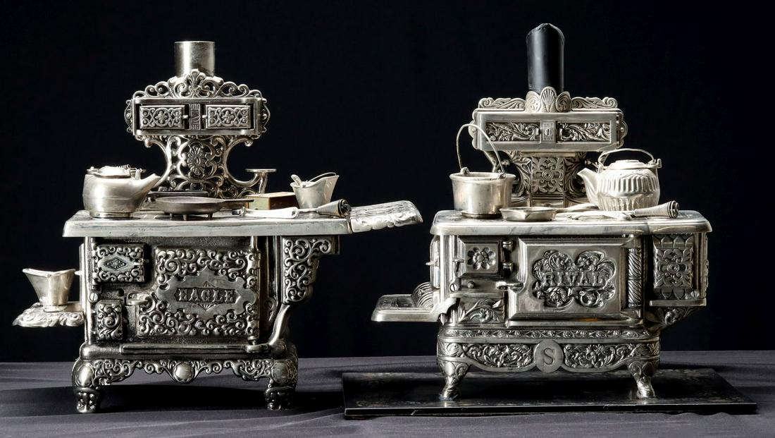 'EAGLE' AND 'RIVAL' REPRODUCTION TOY STOVES W/ COOKWARE (1 of 3)