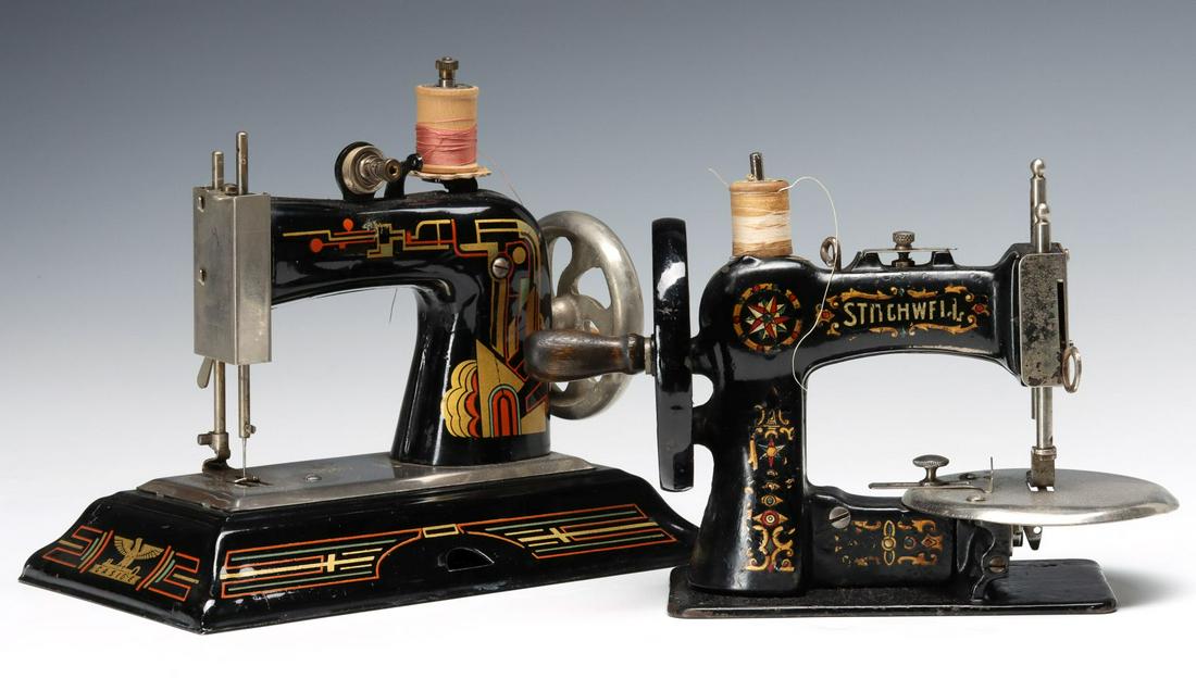 CAST IRON TOY SEWING MACHINES (1 of 11)