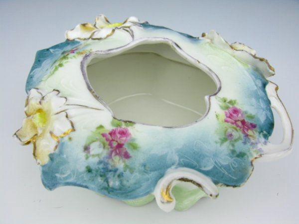 AN RS PRUSSIA HAIR RECEIVER WITH LID: Unmarked. Measures about 2.5 x 5 inches.