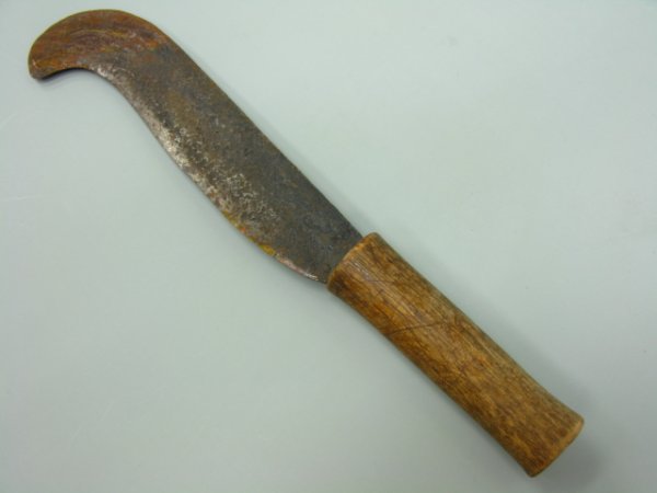 TRIBAL AFRICAN CARVING KNIFE
