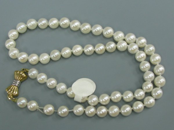 16 INCH CHOKER LENGTH STRAND OF PEARLS