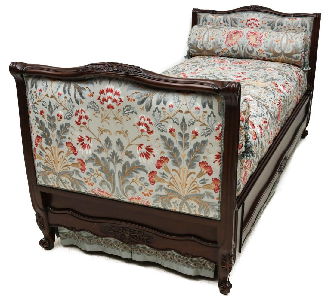 A LATE 20TH CENTURY COUNTRY FRENCH DAYBED WITH SILK (1 of 10)