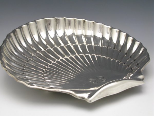 GORHAM STERLING SILVER SHELL FORM TRAY: A shell form tray that measures 9 1/4" x 9 1/2", 545 g., Monogrammed EWC for Elizabeth Wyeth Campbell.