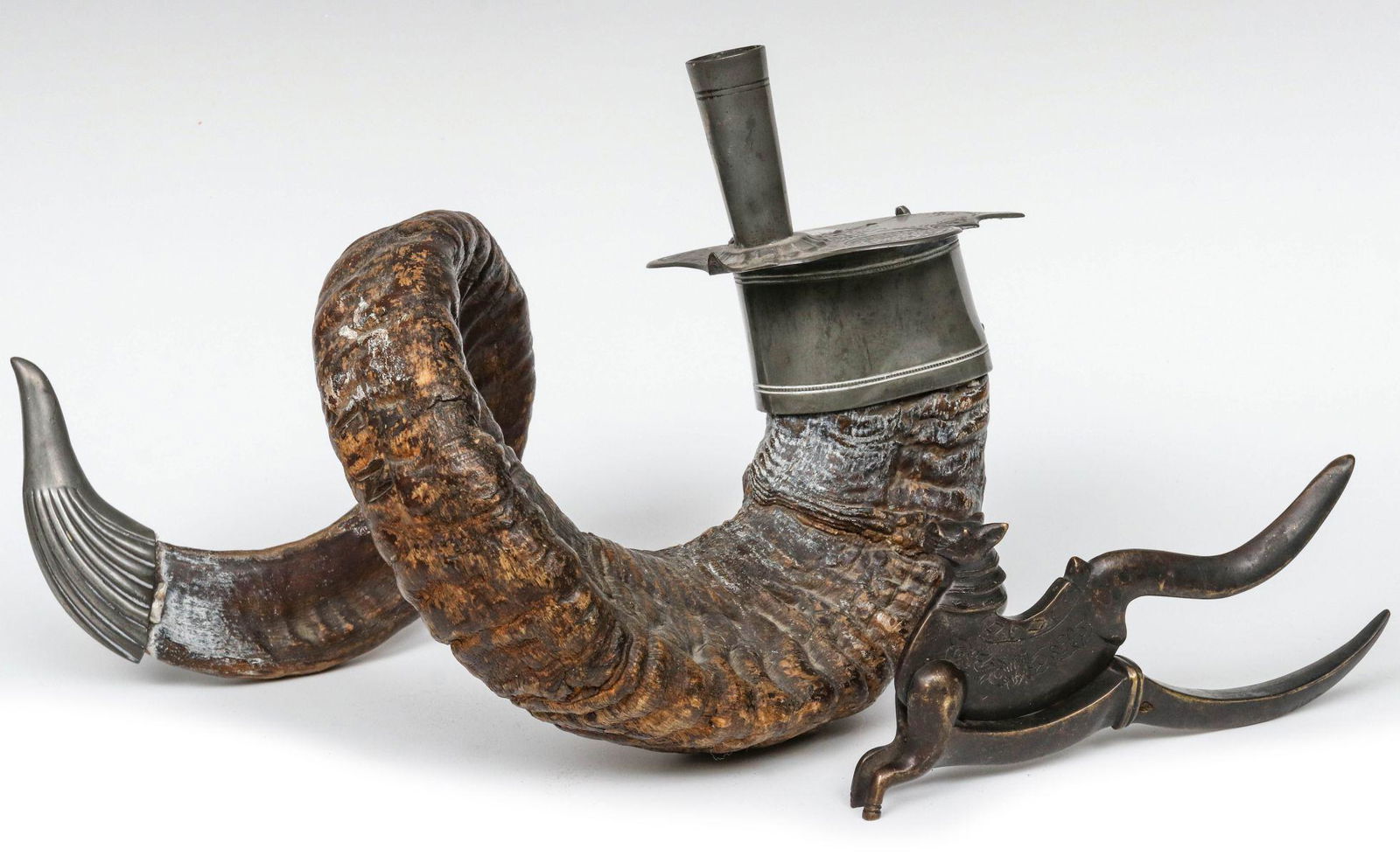 A SCOTTISH SNUFF MULL OFFERED WITH A BETEL NUT CUTTER (1 of 11)