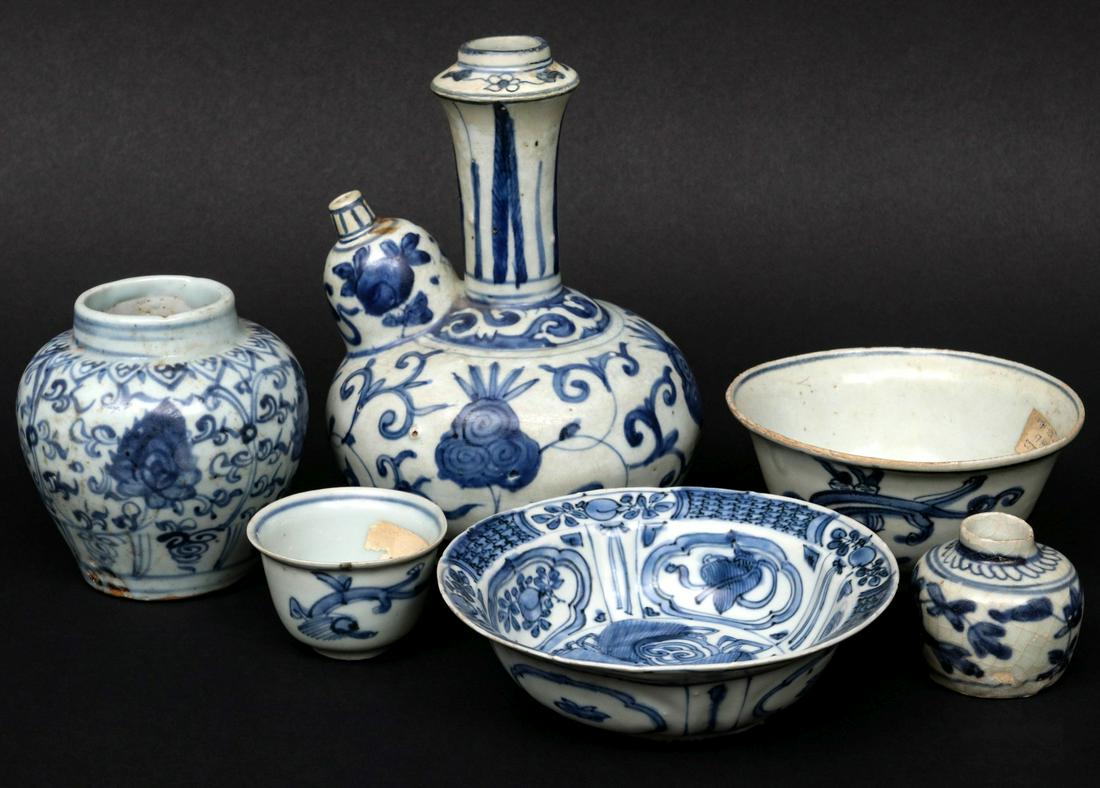 MING AND OTHER BLUE AND WHITE EXPORT WARES (1 of 13)