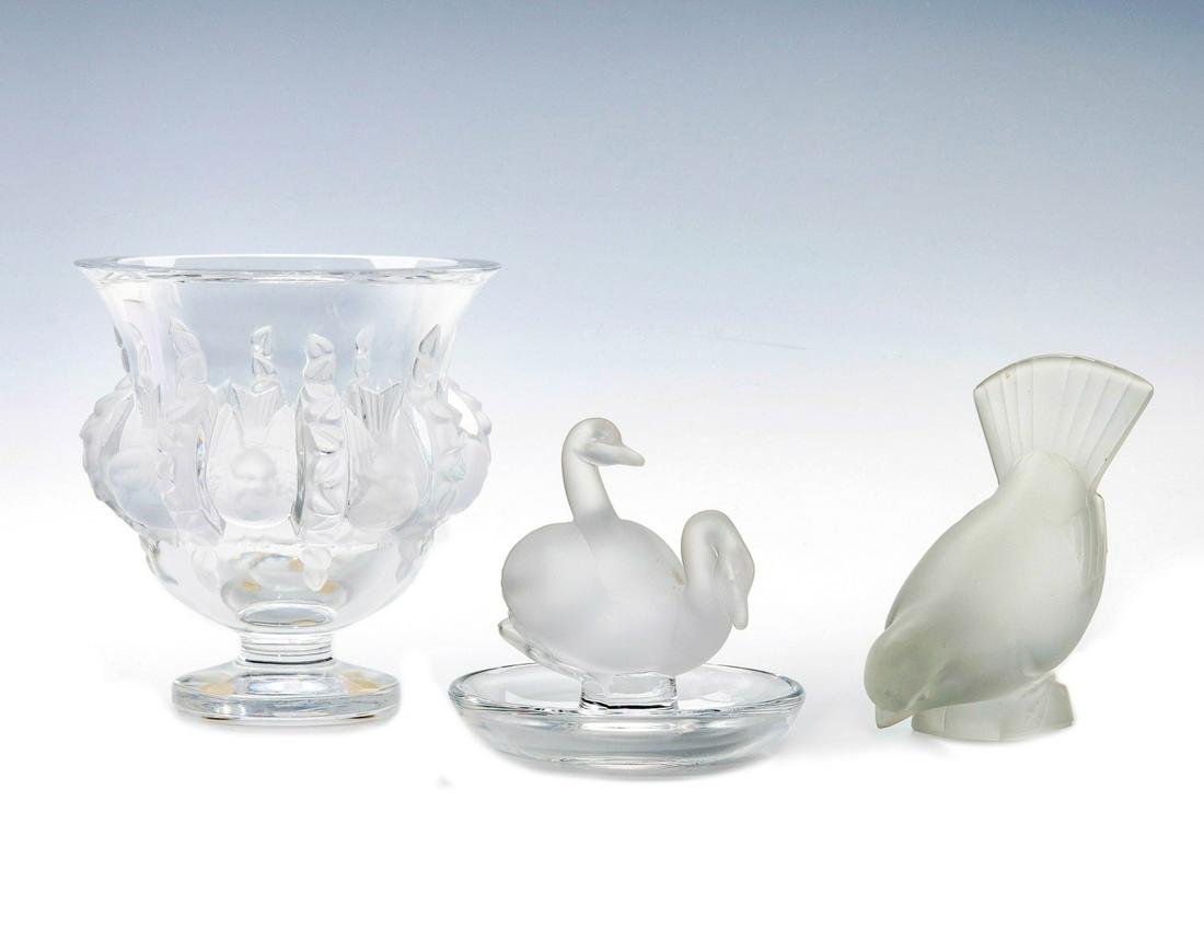 THREE FRENCH CRYSTAL SCULPTURES SIGNED LALIQUE (1 of 14)