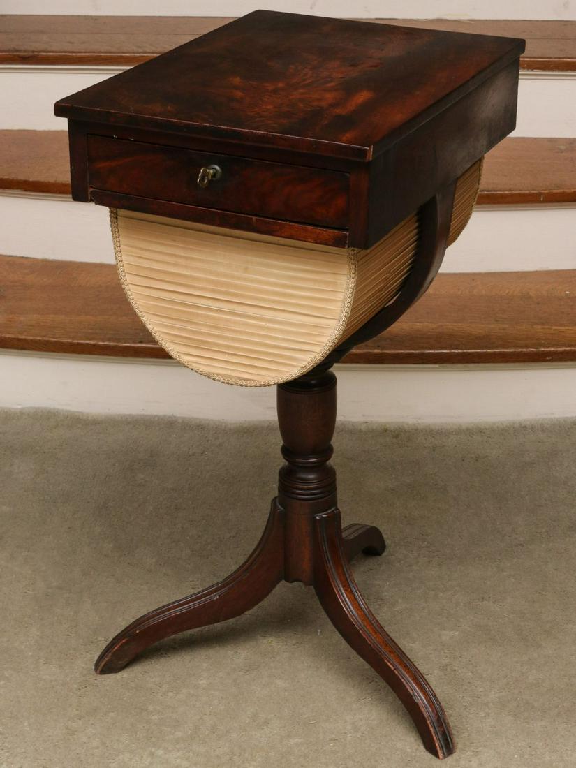 AN EARLY 19TH C. MAHOGANY REGENCY SEWING STAND (1 of 11)