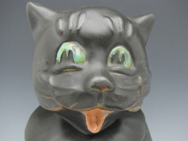 McCOY COALBY CAT COOKIE JAR: McCoy Coalby Cat Cookie Jar is marked "USA 207", measures 11" x 6.5".