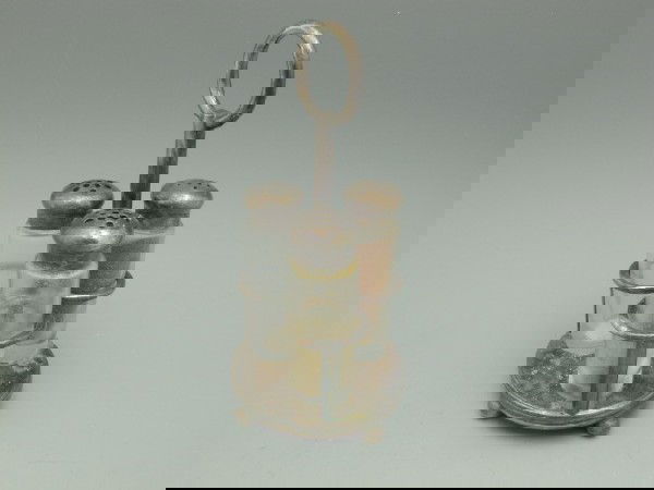 AT&SF SANTA FE SALT, PEPPER, PAPRIKA INT'L SILVER CASTO: Fine example, very well marked on bottom, 'International Silver Co., Silver Soldered,' with 'Santa Fe' in script, and SFO790. Includes three clear glass octagonal shakers. Stands 5.5 inches. No dents