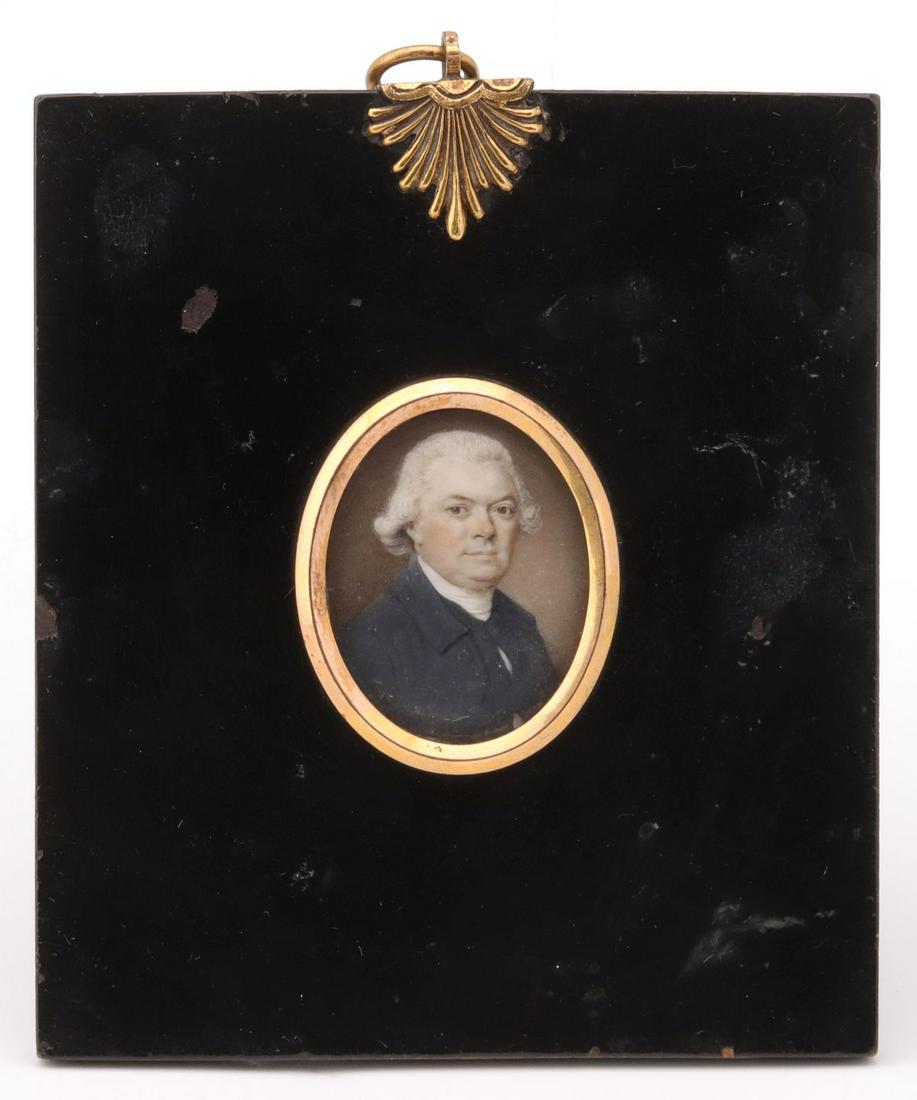 A FINE 19TH C. MINIATURE PORTRAIT OF A GENTLEMAN (1 of 9)
