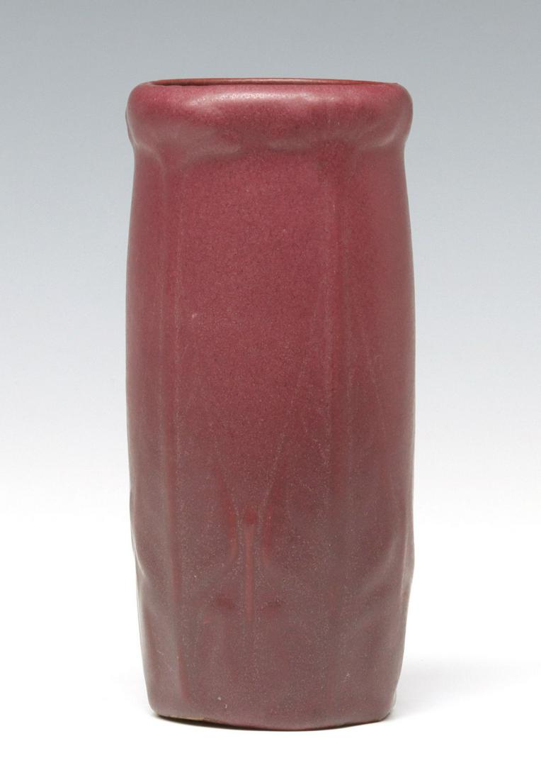 A CIRCA 1920 VAN BRIGGLE ART POTTERY VASE (1 of 12)