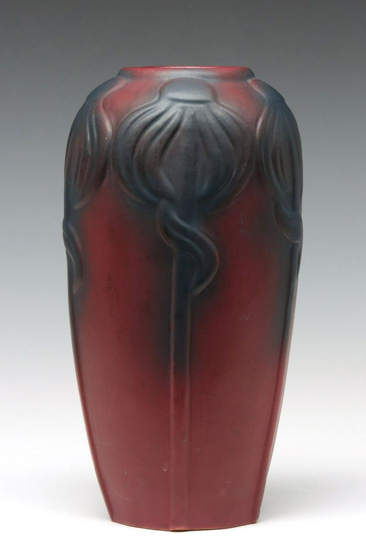 A TWO COLOR 1930s VAN BRIGGLE ART POTTERY VASE (1 of 16)
