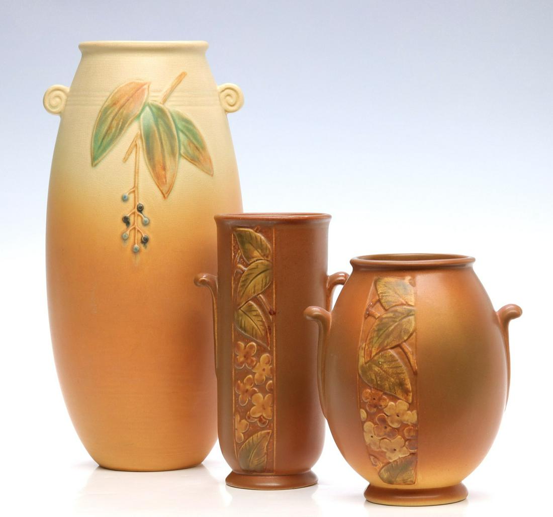 A GROUP OF WELLER ART POTTERY UP TO 11 INCHES (1 of 17)