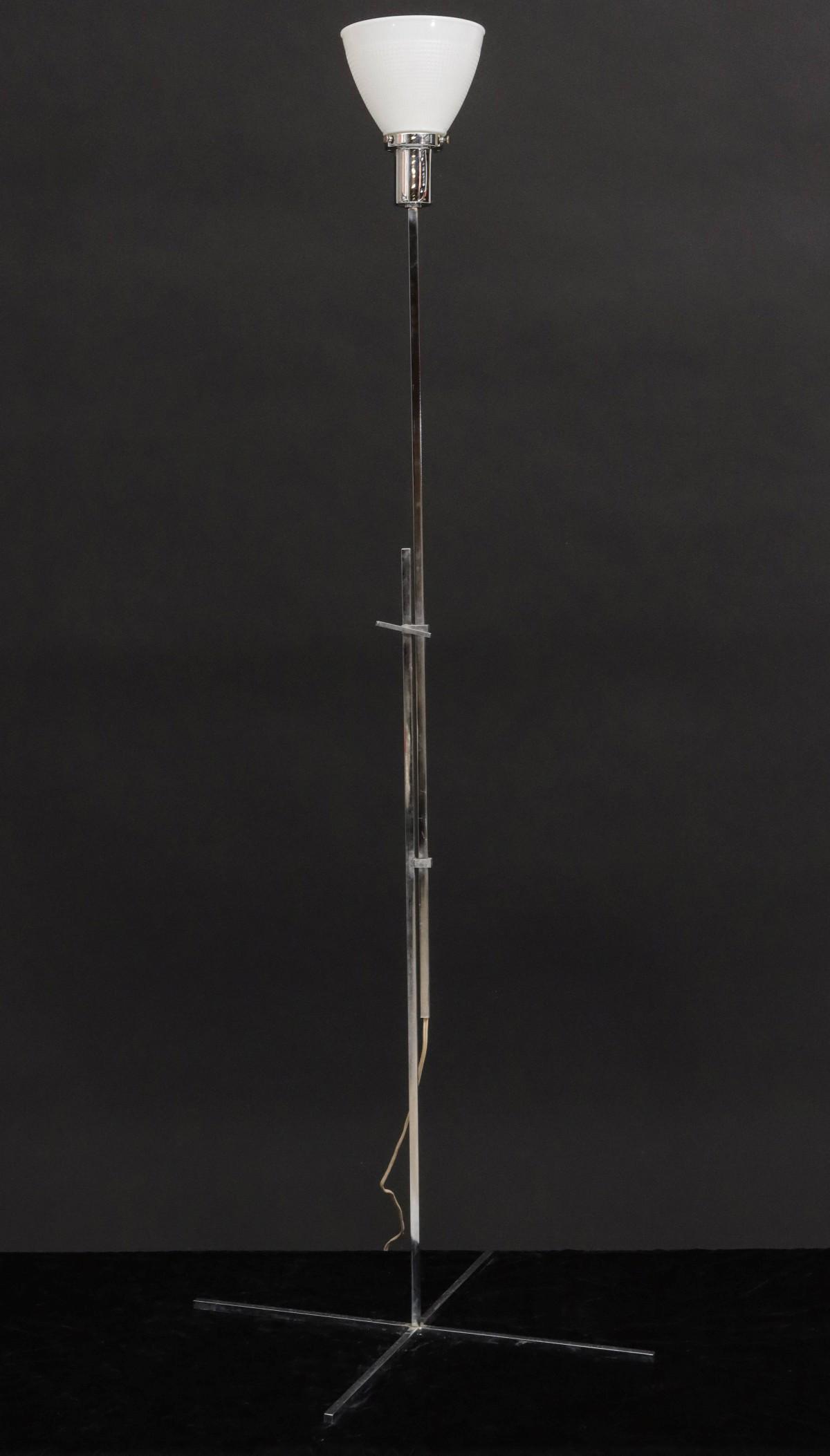 A WALTER NESSEN ITALIAN FLOOR LAMP (1 of 12)