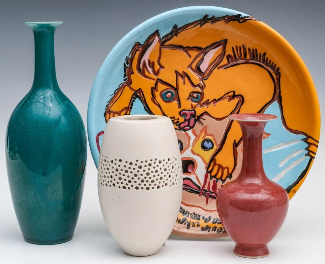 A COLLECTION OF LATE 20TH CENTURY STUDIO CERAMICS (1 of 16)
