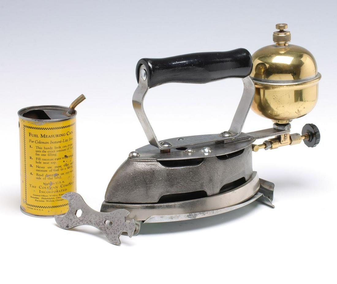 A COLMAN MODEL 12 'GOOD VALUE IRON' (1 of 10)