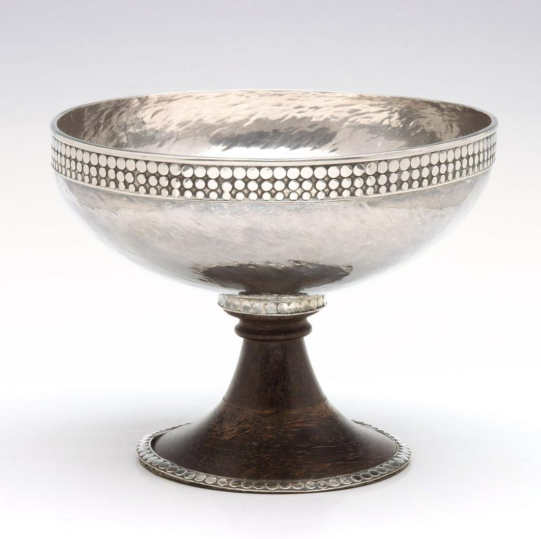 A HANDSOME HAMMERED SILVER COMPOTE SIGNED JOHN HARDY (1 of 17)