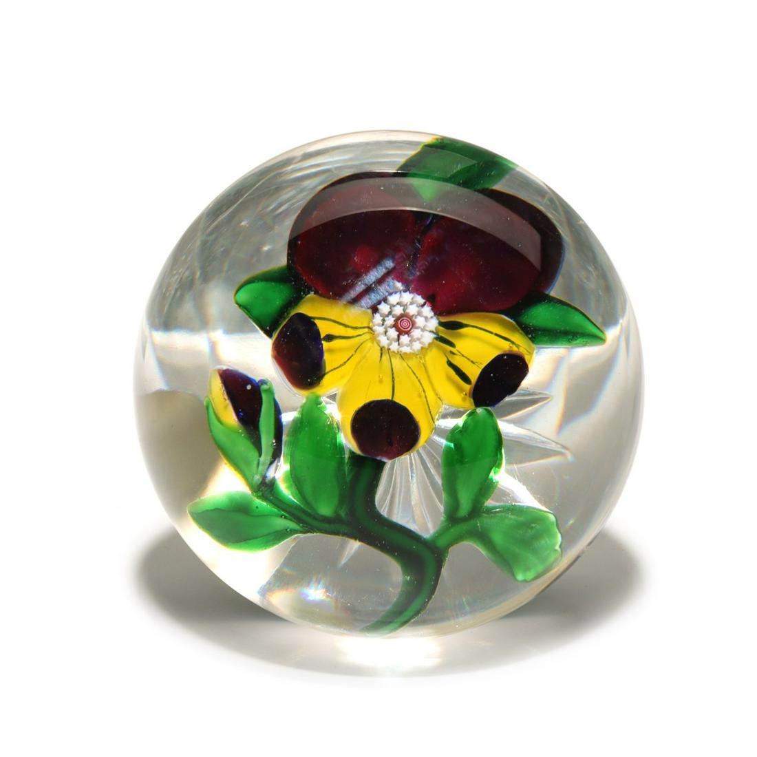 AN ANTIQUE BACCARAT PAPERWEIGHT WITH PANSY (1 of 8)