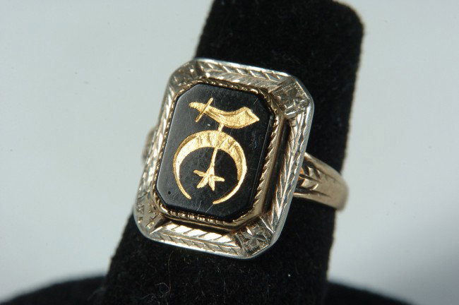 MASONIC SHRINERS 10K GOLD RING: Approximately size 3, inside ring marked 10K and 'w' in an inverted diamond. Black face with inset Shriner emblem.