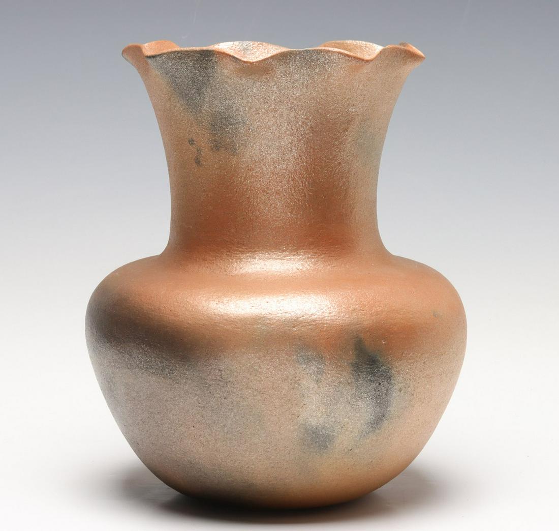 A FINE 10-INCH TAOS PUEBLO VASE SIGNED ANGIE YAZZIE (1 of 15)